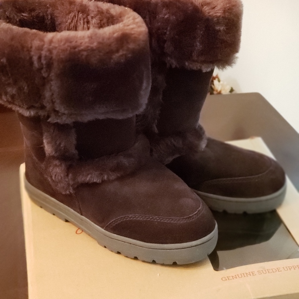 Boots - Picture 2 of 2